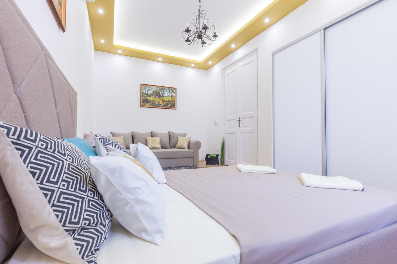 Real Zoltan Apartament *