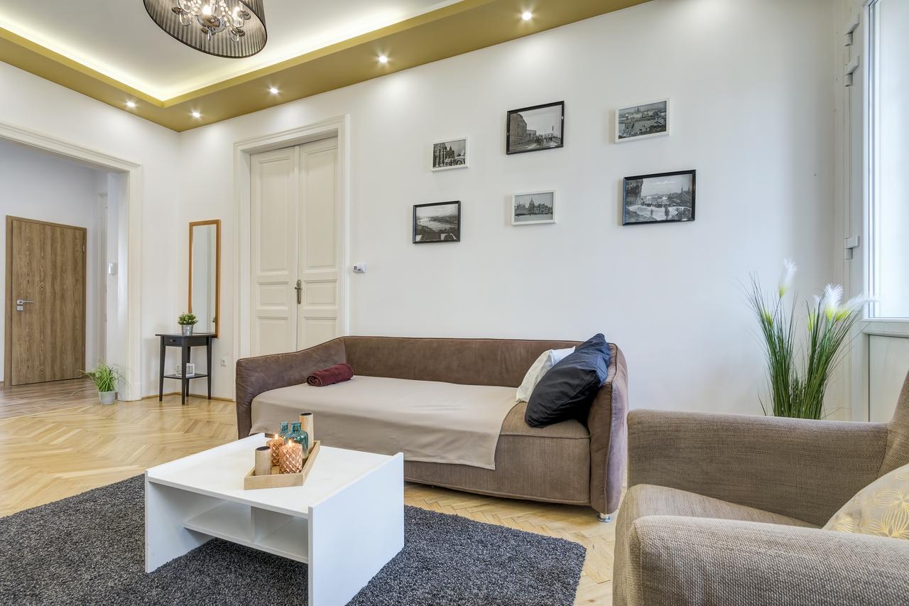 Real Zoltan Apartament *